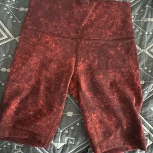 Lululemon Wunder Train High-Rise Short 8"
